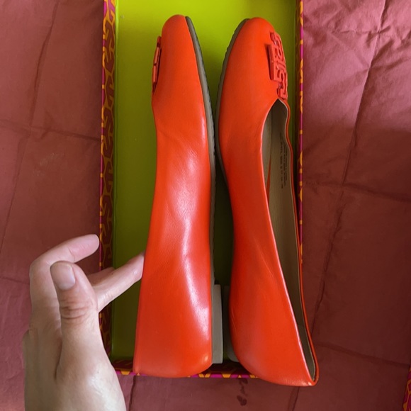 Tory Burch Melinda Flats in great condition - Picture 2 of 4